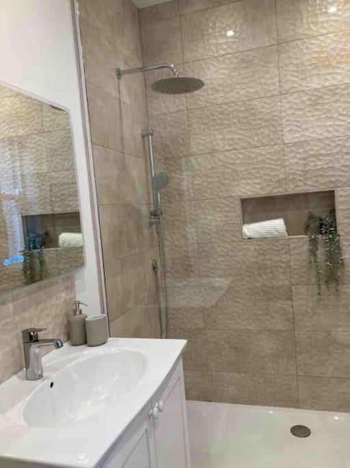 Garden Apartment, Central Harrogate With Parking Luaran gambar